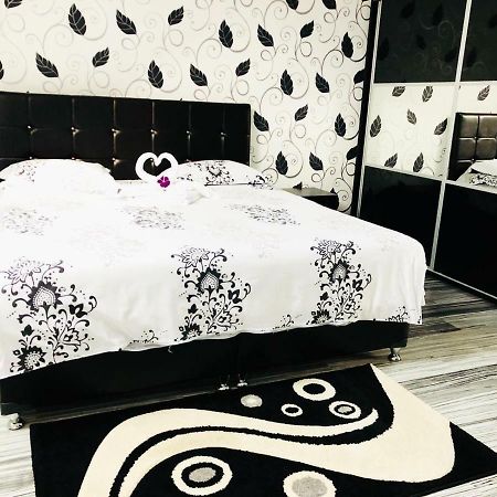 Готель Ika House Пояна-Марулуй Екстер'єр фото